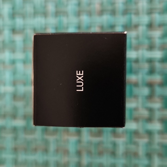 Younique lip gloss - Picture 2 of 3